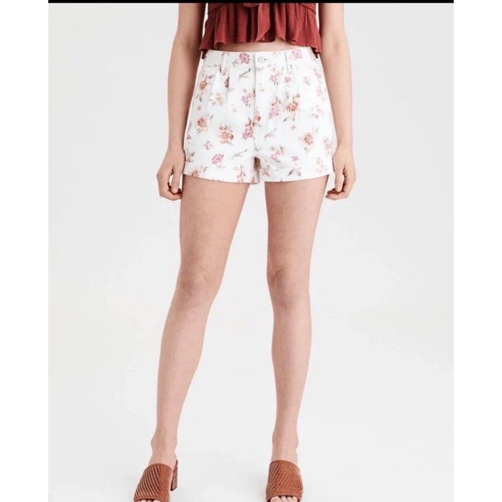 American Eagle Pleated Mom Shorts Sz. 6 Cream Floral